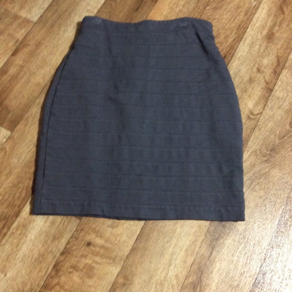 Express Skirt ✨ - Picture 2 of 5